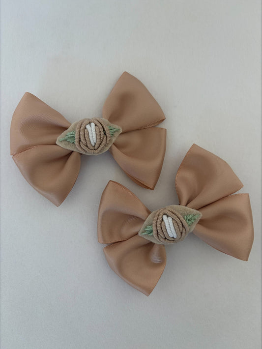 Single rose clips